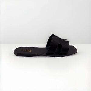 Black Women's Slide Sandals
